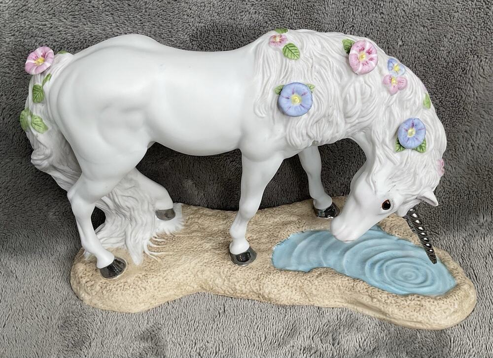 Vintage Princeton Gallery Love’s Purity Unicorn Figurine Fine Porcelain 1991